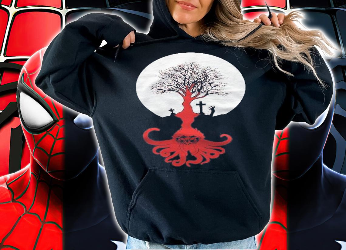Klhul-Hoo Is Everywhere- Ancient Lovecraft Mythos Tree Essential T-shirt hoodie