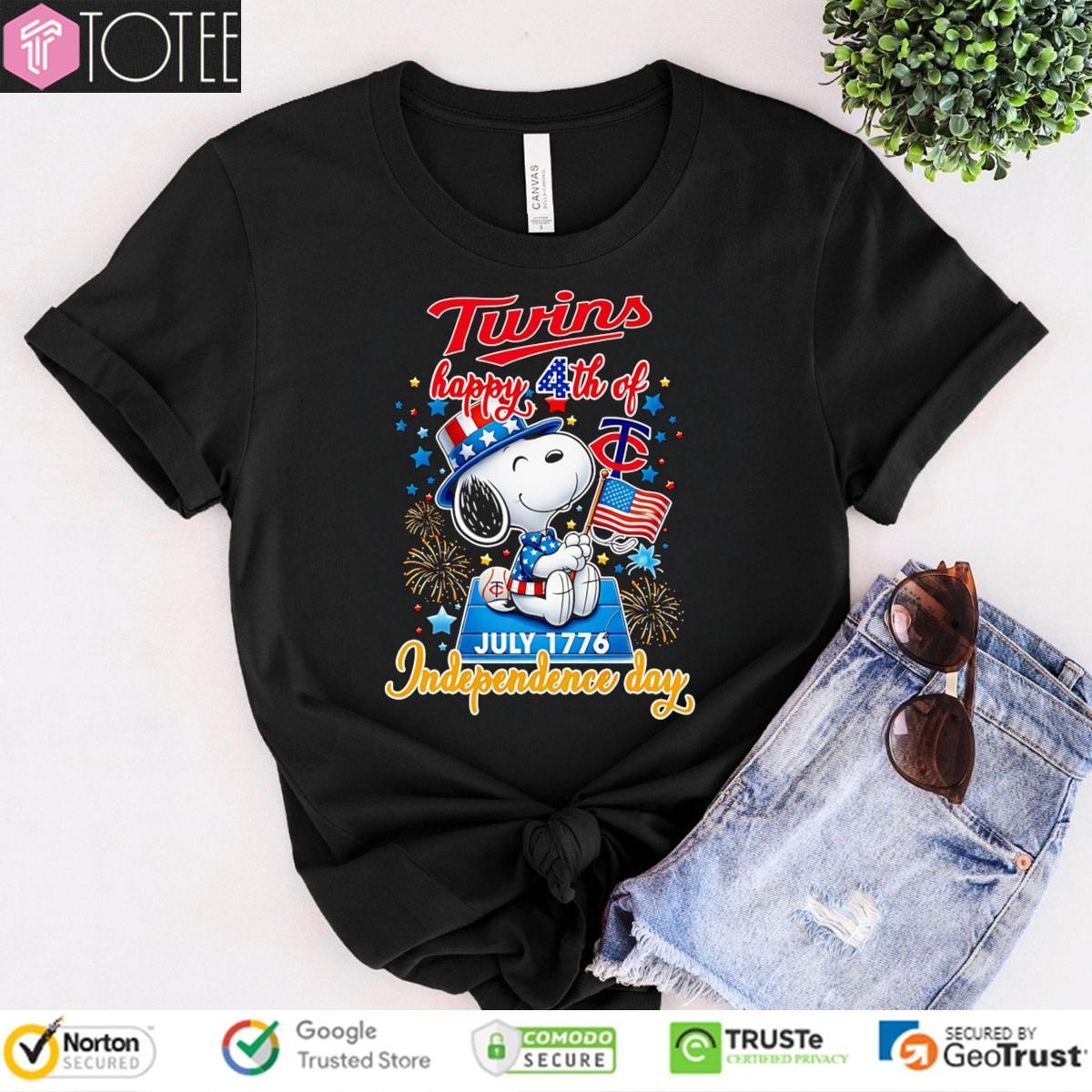 Peanuts Snoopy Minnesota Twins Baseball Happy 4Th Of July Independence Day T-shirt
